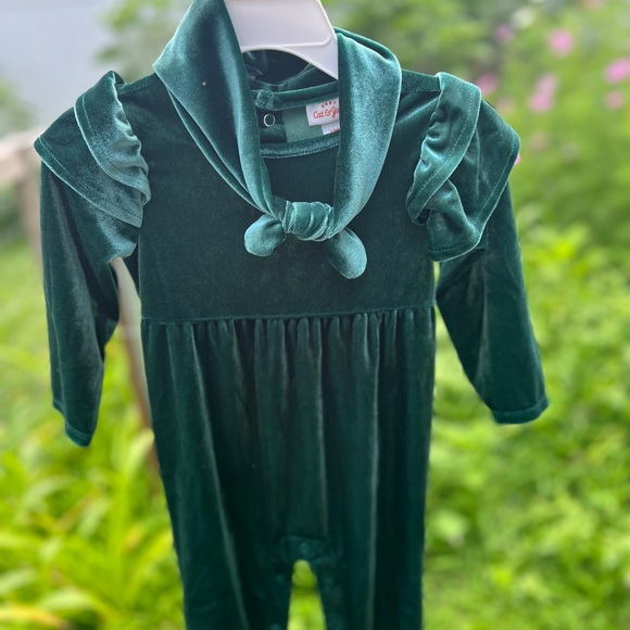 One piece velvet suit *small hole near neckline! - Picture 6 of 8